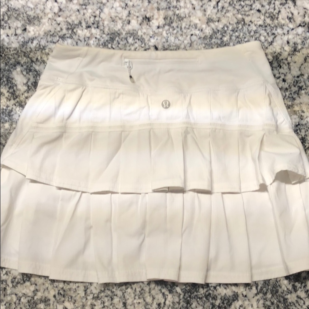 lululemon skirt (size 2 long)